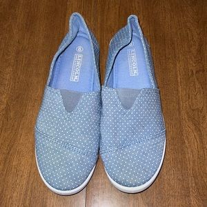 Size 8 Lincoln Outfitters Polka Dot Slip on Shoes